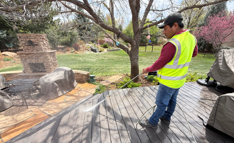 High-quality equipment and eco-friendly cleaning solutions High-quality equipment and eco-friendly cleaning solutions